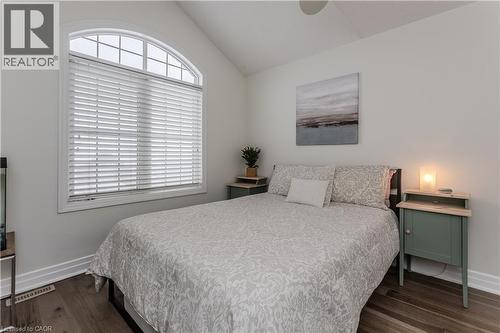 3202 Steeplechase Drive, Burlington, ON - Indoor Photo Showing Bedroom