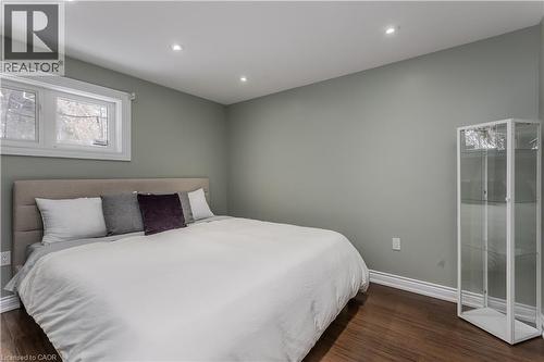 3202 Steeplechase Drive, Burlington, ON - Indoor Photo Showing Bedroom
