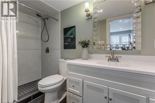 3202 Steeplechase Drive, Burlington, ON - Indoor Photo Showing Bathroom