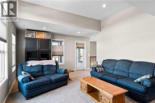 5 Mahogany Square Se, Calgary, AB - Indoor Photo Showing Living Room