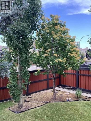 5 Mahogany Square Se, Calgary, AB - Outdoor
