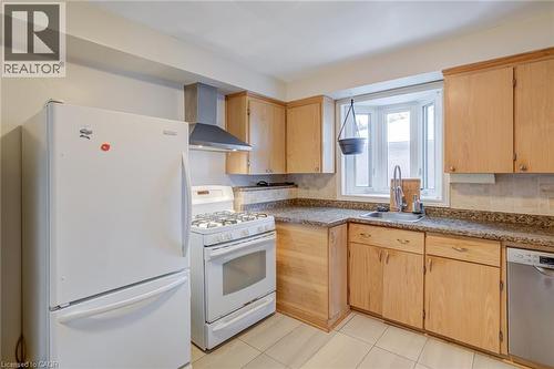 Main level kitchen - 2322 Redfern Road, Burlington, ON - Indoor Photo Showing Kitchen