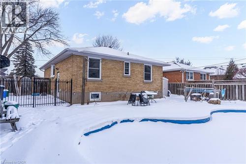 Backyard with heated inground pool - 2322 Redfern Road, Burlington, ON - Outdoor