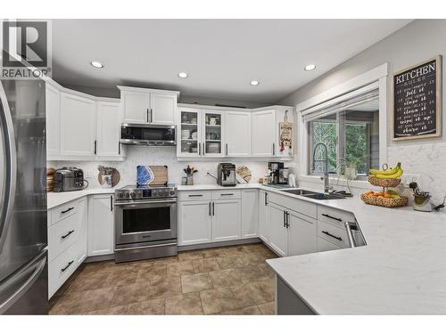 1487 Rosewood Drive, West Kelowna, BC - Indoor Photo Showing Kitchen With Double Sink