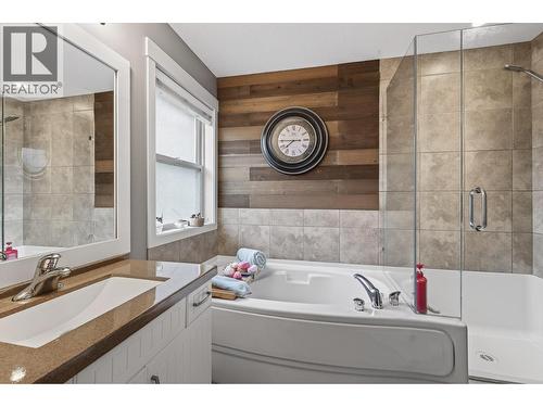1487 Rosewood Drive, West Kelowna, BC - Indoor Photo Showing Bathroom