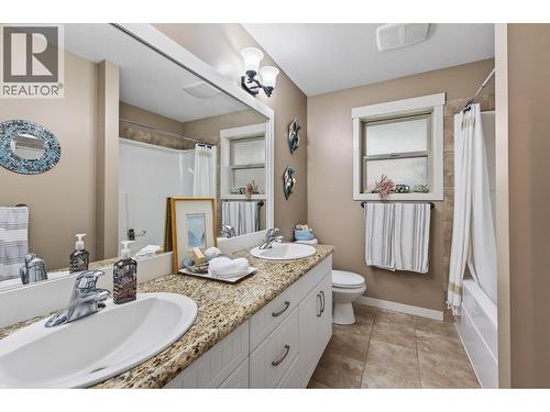 1487 Rosewood Drive, West Kelowna, BC - Indoor Photo Showing Bathroom