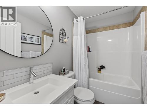 1487 Rosewood Drive, West Kelowna, BC - Indoor Photo Showing Bathroom
