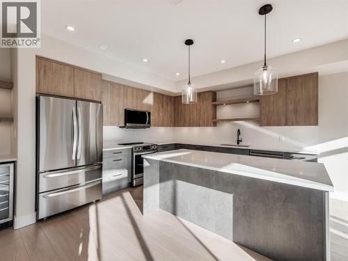 910 Lakeside Drive Unit# 401, Nelson, BC - Indoor Photo Showing Kitchen With Upgraded Kitchen