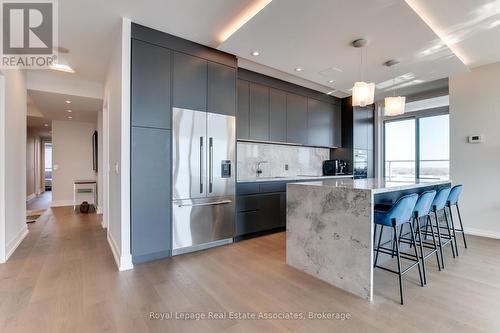 1002 - 90 Stadium Road, Toronto, ON - Indoor Photo Showing Kitchen