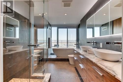 1002 - 90 Stadium Road, Toronto, ON - Indoor Photo Showing Bathroom