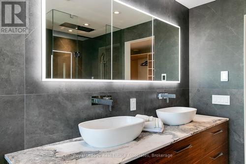 1002 - 90 Stadium Road, Toronto, ON - Indoor Photo Showing Bathroom