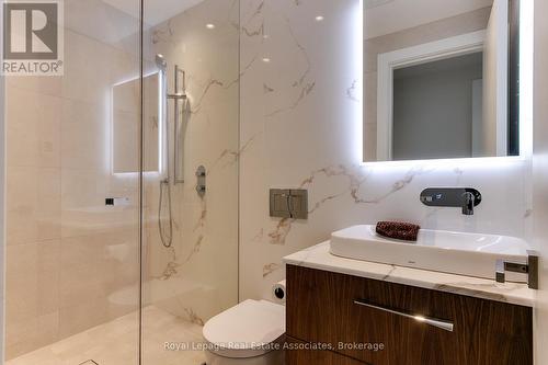 1002 - 90 Stadium Road, Toronto, ON - Indoor Photo Showing Bathroom