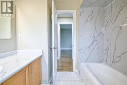Main 4 piece bathroom - 