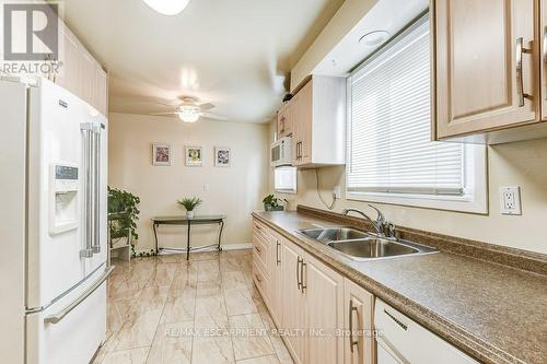 2779 Andorra Circle, Mississauga, ON - Indoor Photo Showing Kitchen With Double Sink