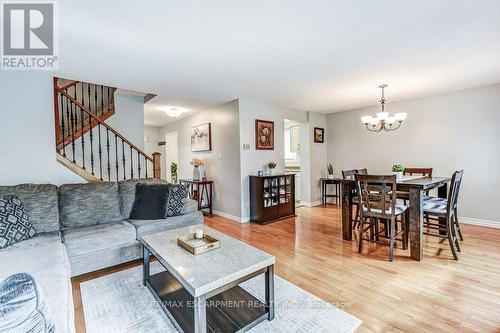 2779 Andorra Circle, Mississauga, ON - Indoor Photo Showing Living Room