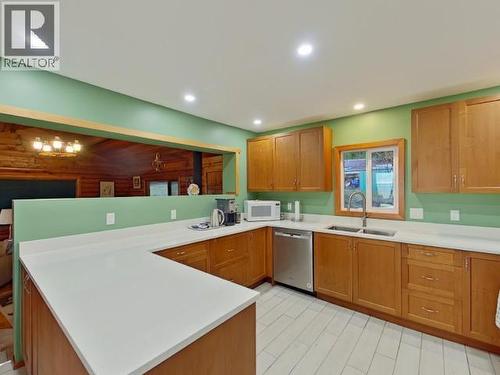 4002 Highway 101, Powell River, BC - Indoor Photo Showing Kitchen With Double Sink