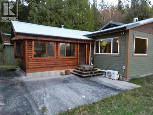 4002 Highway 101, Powell River, BC - Outdoor