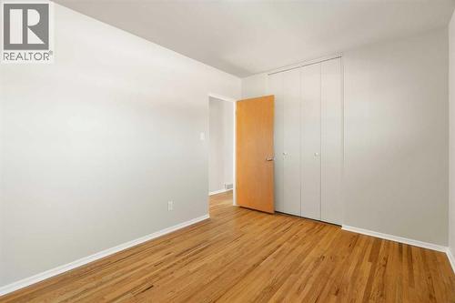 19 Carmangay Crescent Nw, Calgary, AB - Indoor Photo Showing Other Room