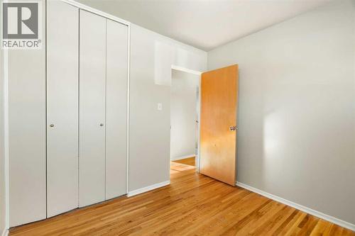 19 Carmangay Crescent Nw, Calgary, AB - Indoor Photo Showing Other Room