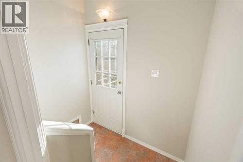19 Carmangay Crescent Nw, Calgary, AB - Indoor Photo Showing Other Room