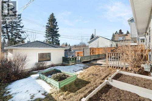 19 Carmangay Crescent Nw, Calgary, AB - Outdoor
