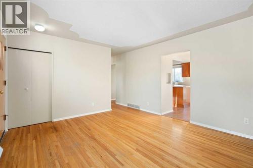 19 Carmangay Crescent Nw, Calgary, AB - Indoor Photo Showing Other Room