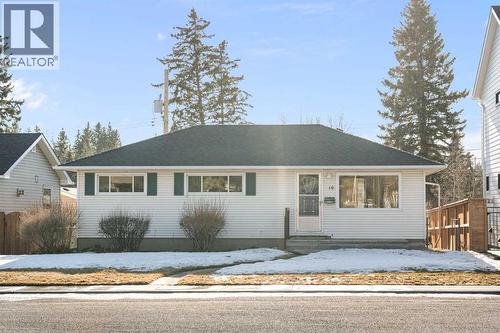 19 Carmangay Crescent Nw, Calgary, AB - Outdoor