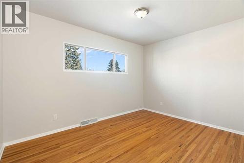 19 Carmangay Crescent Nw, Calgary, AB - Indoor Photo Showing Other Room