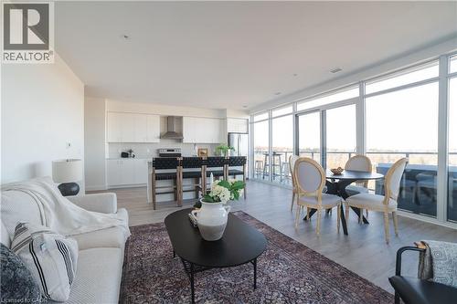 15 GLEBE Street Unit# 1701  Cambridge, ON N1S 0C3