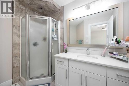 141 Pearson Drive, Fort Mcmurray, AB - Indoor Photo Showing Bathroom