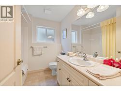 Main Bathroom down - 