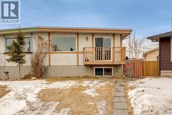 157 Penbrooke Close SE  Calgary, AB T2A 3N9