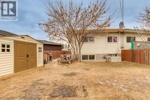 157 Penbrooke Close Se, Calgary, AB - Outdoor