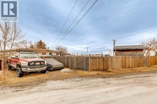 157 Penbrooke Close Se, Calgary, AB - Outdoor