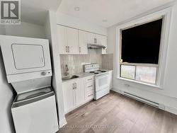 1 - 454 BLOOR STREET W  Toronto, ON M5S 1X8