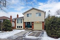 22 RENFIELD CRESCENT  Whitby, ON L1P 1B4
