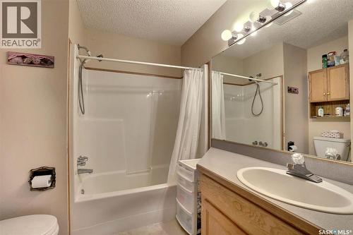 6302 Engel Drive, Regina, SK - Indoor Photo Showing Bathroom