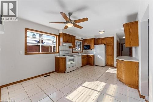 294 Upper Paradise Road, Hamilton, ON - Indoor Photo Showing Kitchen
