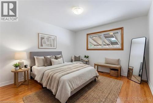 294 Upper Paradise Road, Hamilton, ON - Indoor Photo Showing Bedroom