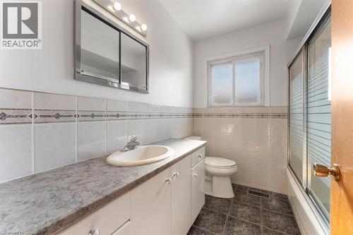 294 Upper Paradise Road, Hamilton, ON - Indoor Photo Showing Bathroom