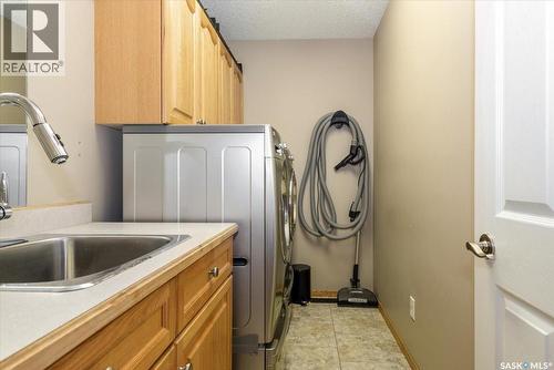 2916 Wimbledon Drive, Regina, SK - Indoor Photo Showing Laundry Room