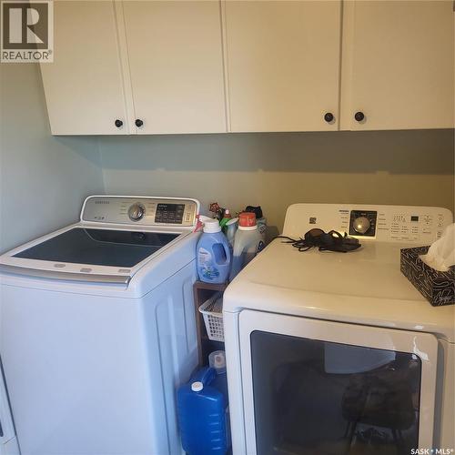 Kreklewich Acreage, Melville, SK - Indoor Photo Showing Laundry Room