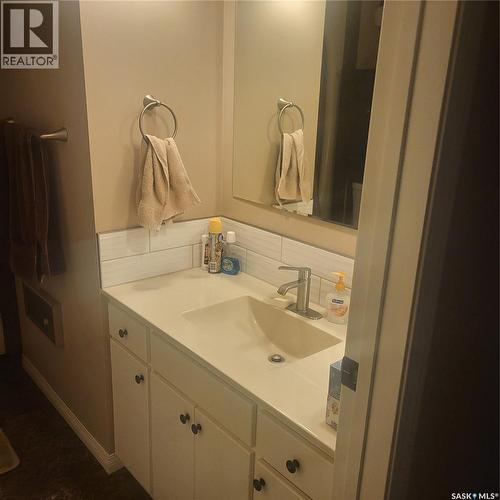 Kreklewich Acreage, Melville, SK - Indoor Photo Showing Bathroom