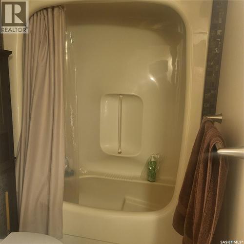 Kreklewich Acreage, Melville, SK - Indoor Photo Showing Bathroom