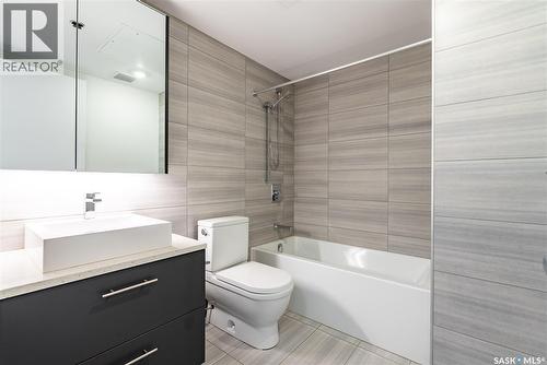 1302 490 2Nd Avenue S, Saskatoon, SK - Indoor Photo Showing Bathroom