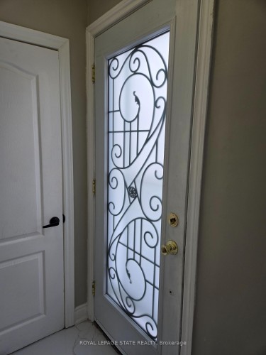 91 Barons Avenue S, Hamilton, ON - Indoor Photo Showing Other Room