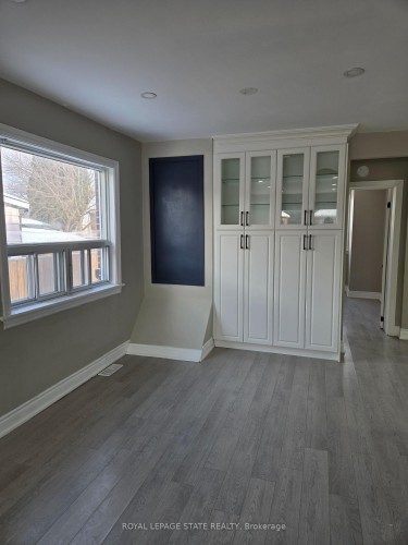 91 Barons Avenue S, Hamilton, ON - Indoor Photo Showing Other Room