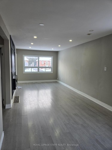 91 Barons Avenue S, Hamilton, ON - Indoor Photo Showing Other Room