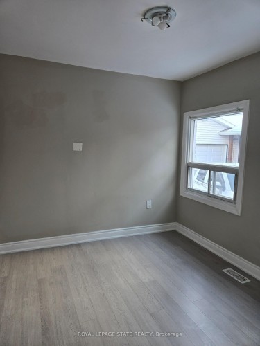 91 Barons Avenue S, Hamilton, ON - Indoor Photo Showing Other Room