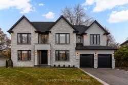 102 Cumming Court  Hamilton, ON L9G 1V3